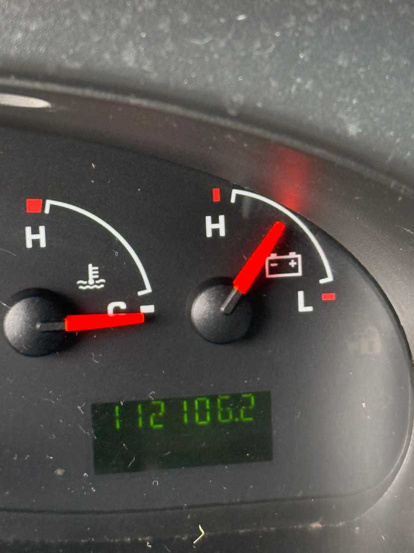 2006 GMC 3500 Passenger Van — photo 6