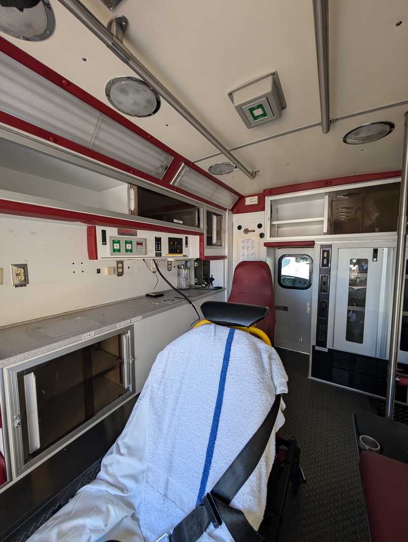 2003 Braun Ford Type III Ambulance — photo 7