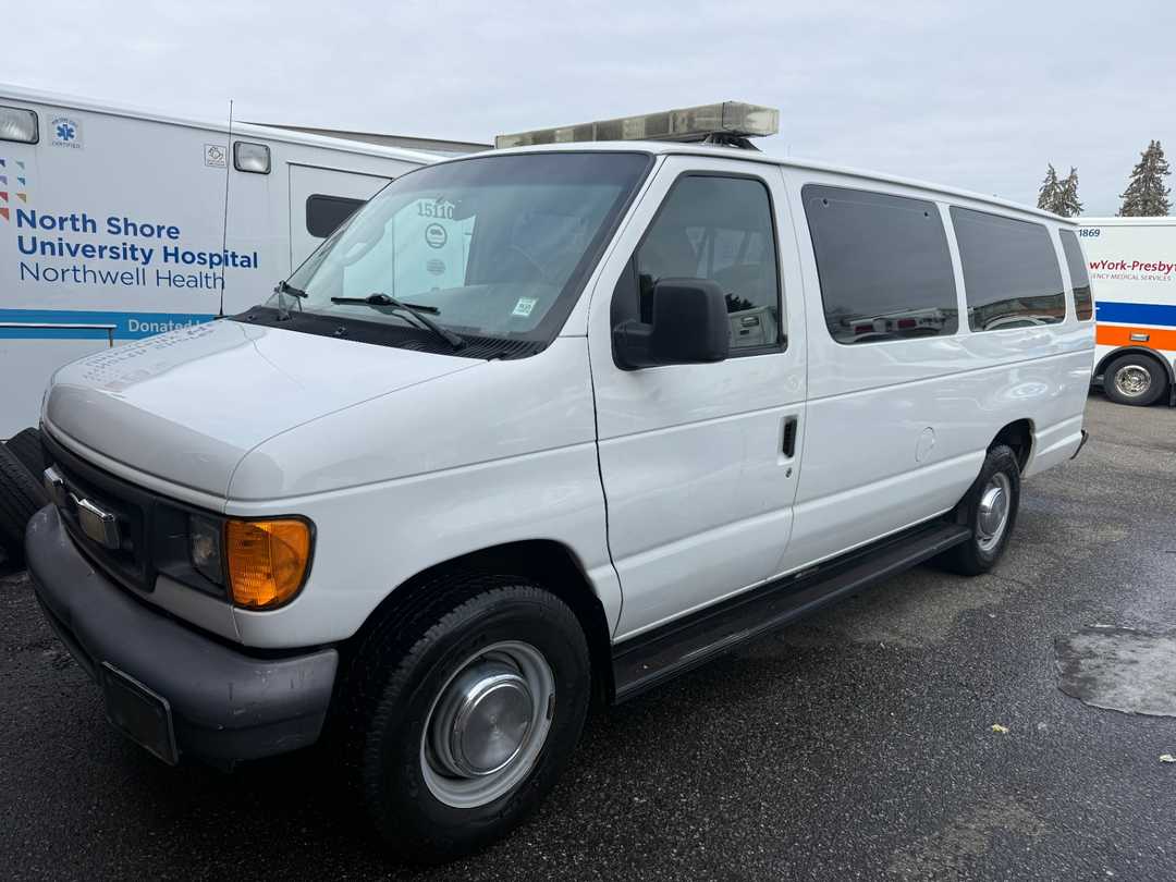 2006 GMC 3500 Passenger Van