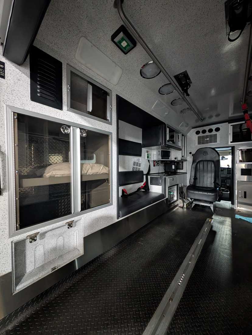 2016 Braun Chevrolet Type III Ambulance — photo 5