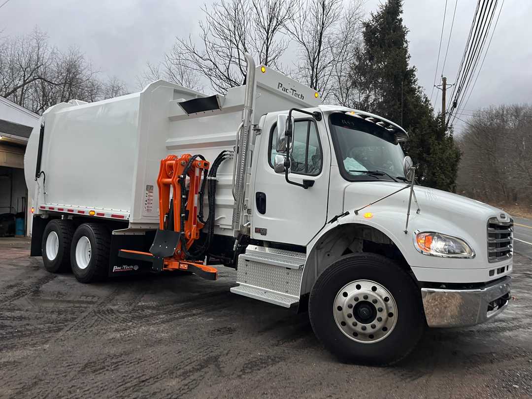 2025 Freightliner Pac-Tech Automated Side Loader