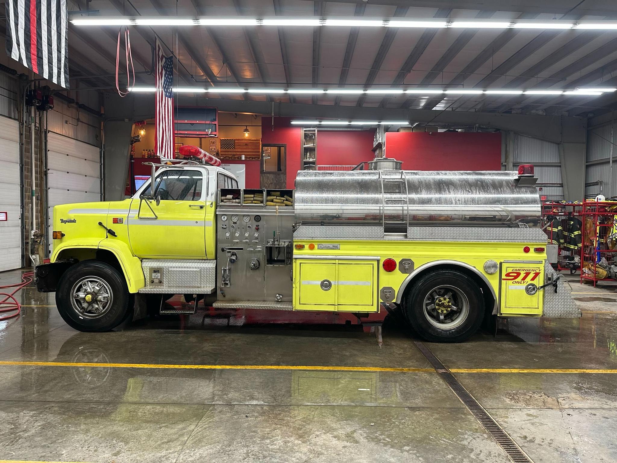 1988 GMC 1800 Gallon Tanker  - image 2