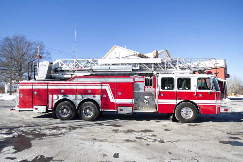 2001 E-One HP-100 100' Quint — photo 2