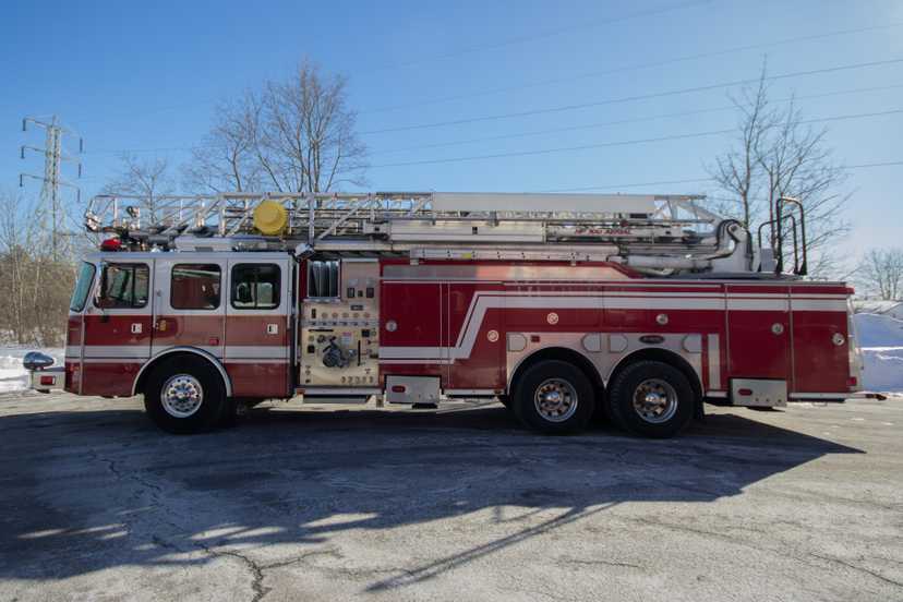 2001 E-One HP-100 100' Quint — photo 7