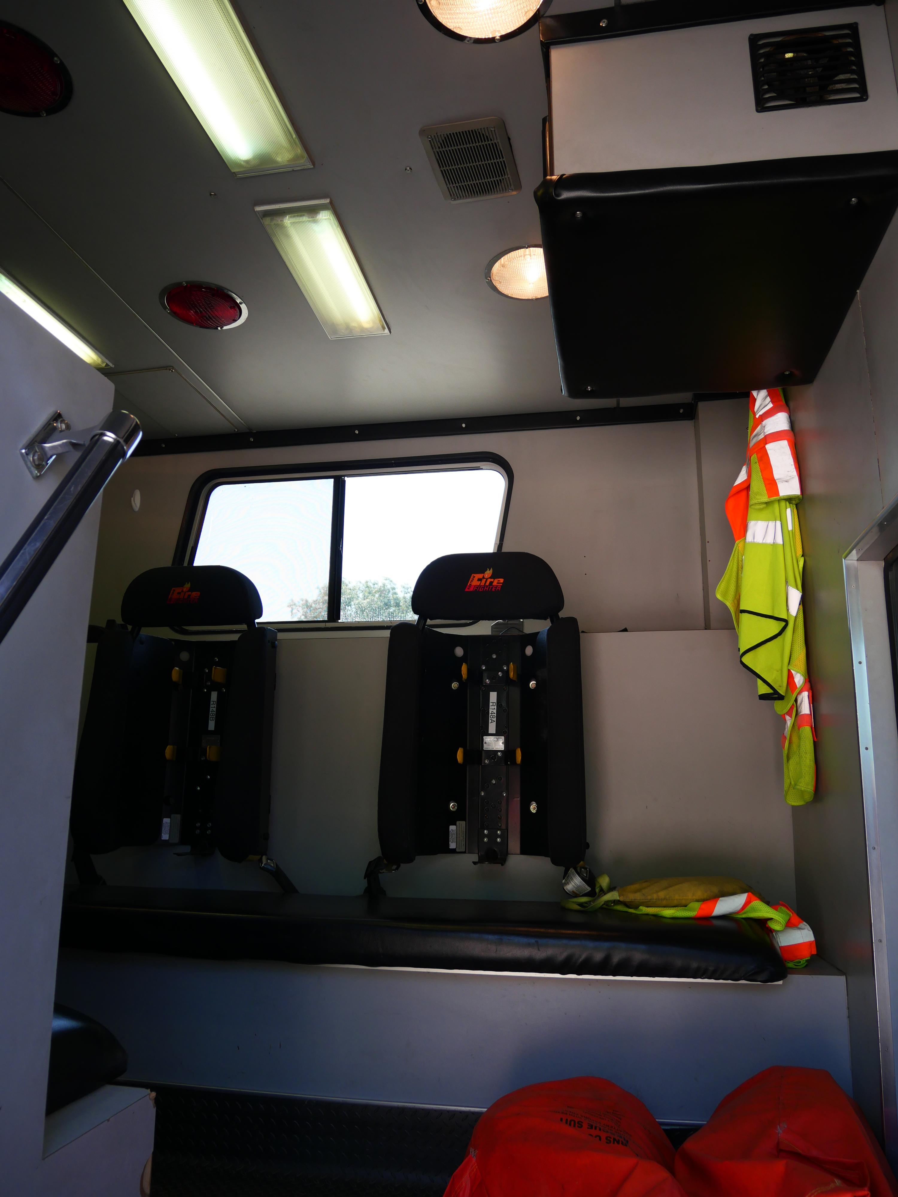 2000 International Heavy Rescue - image 12