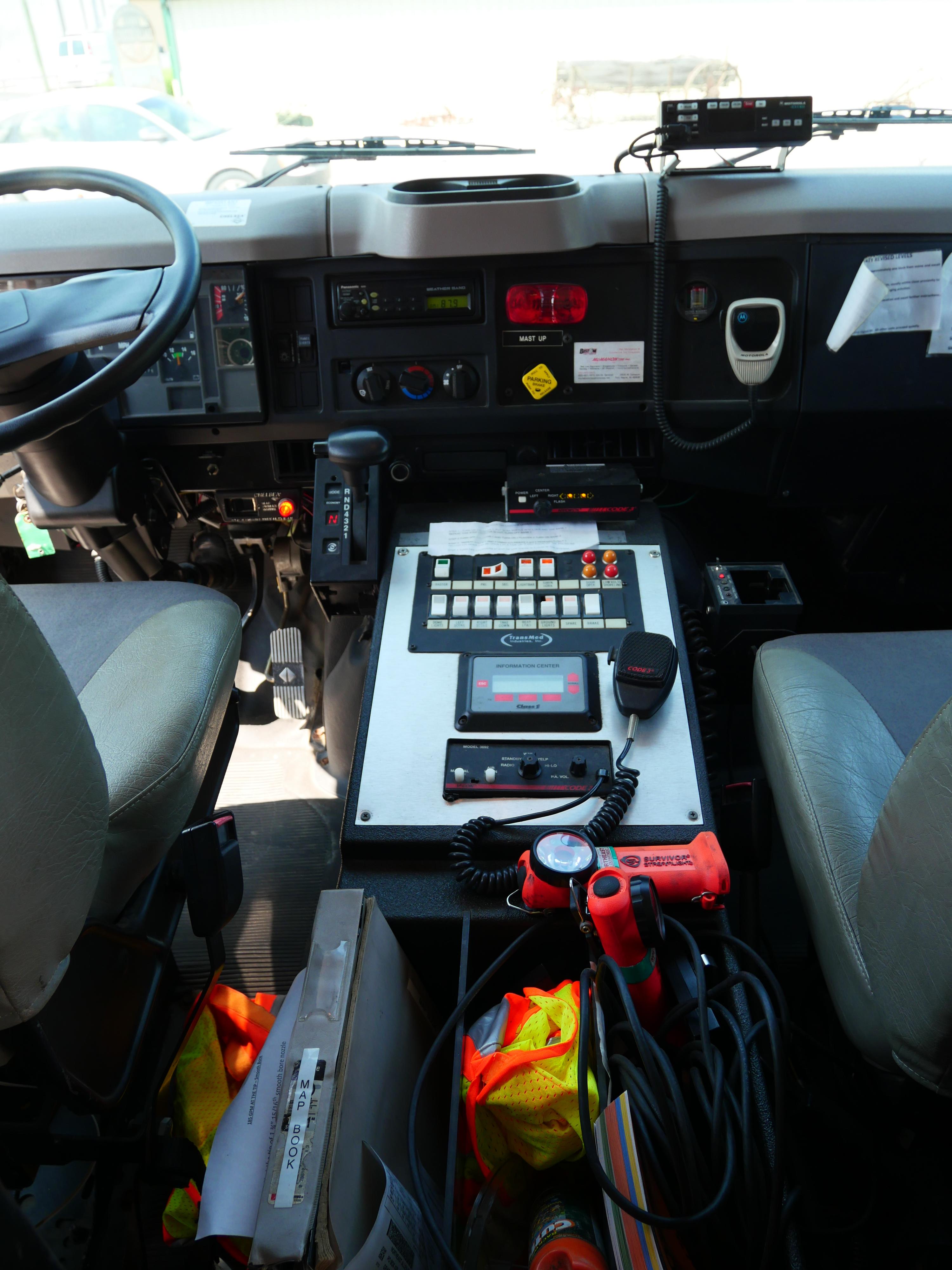 2000 International Heavy Rescue - image 11