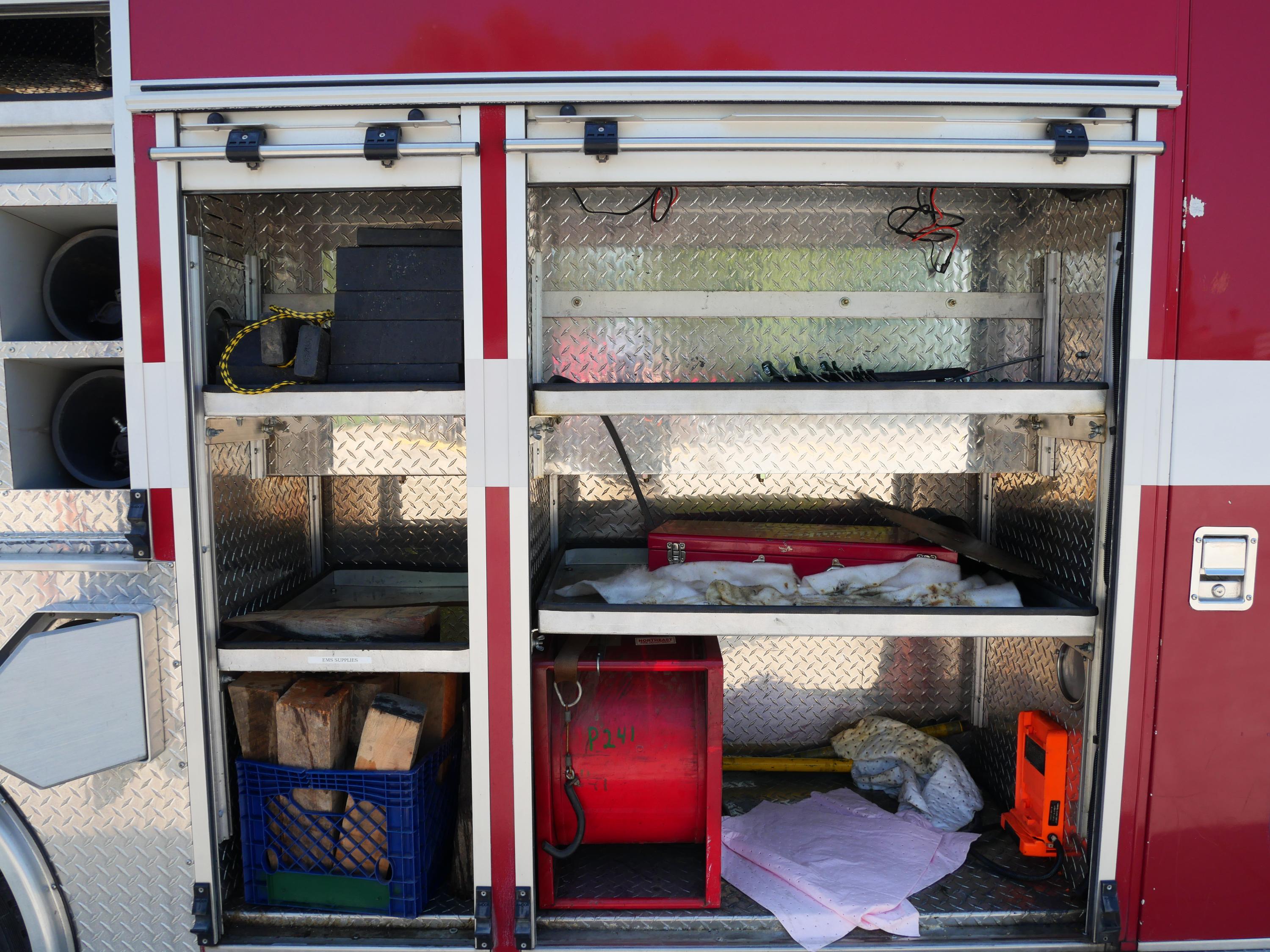 2000 International Heavy Rescue - image 30
