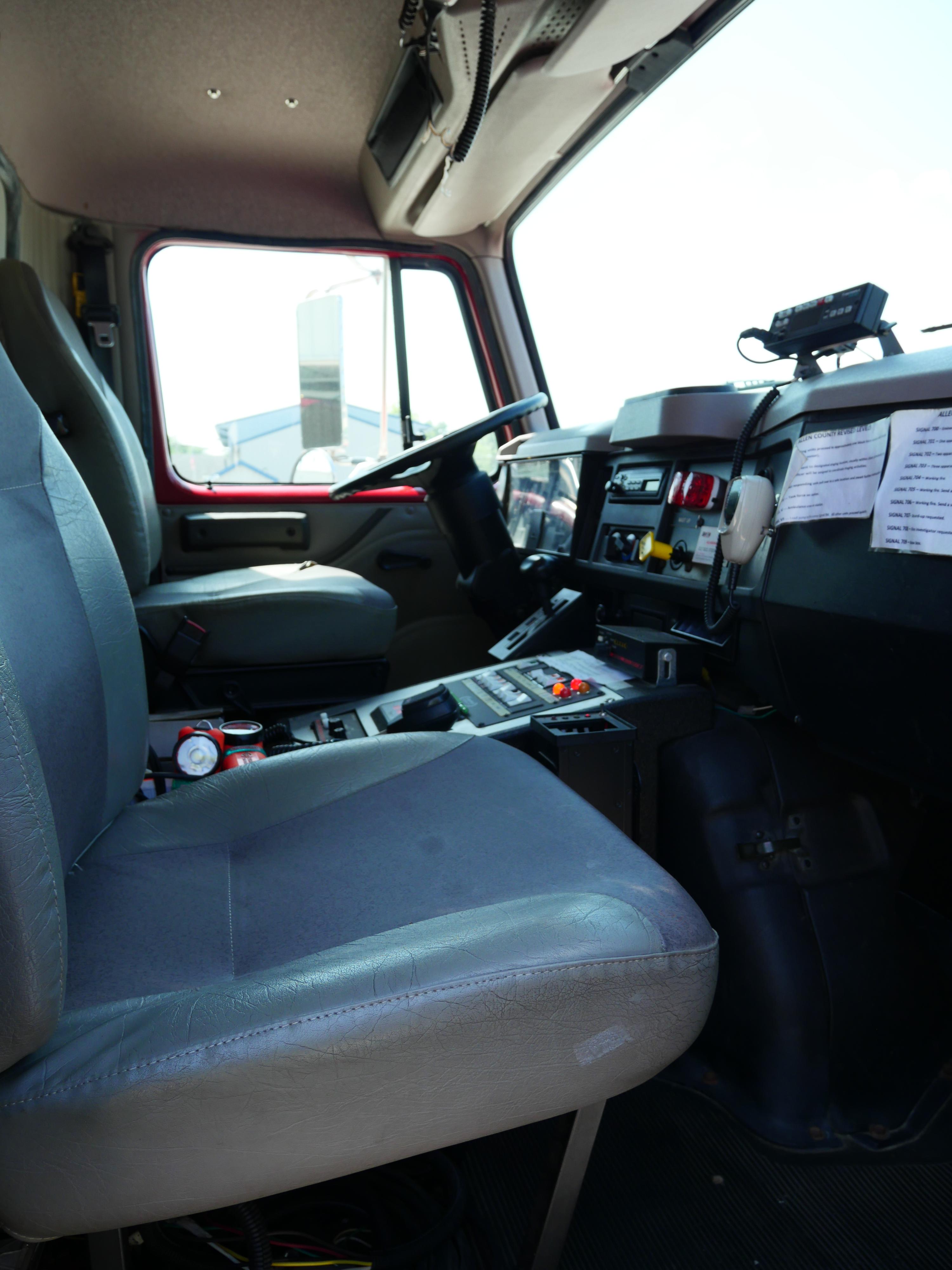 2000 International Heavy Rescue - image 18