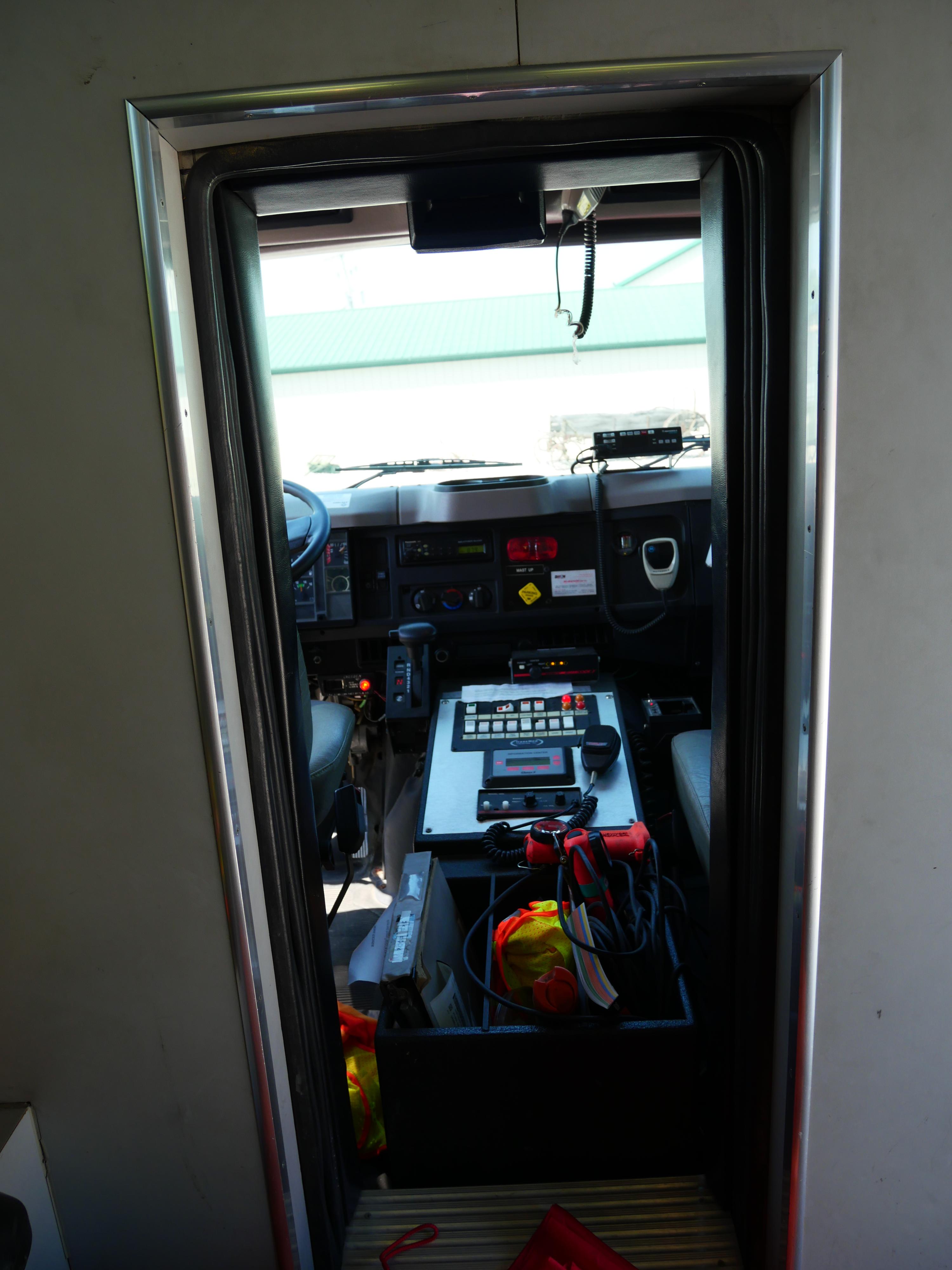 2000 International Heavy Rescue - image 15