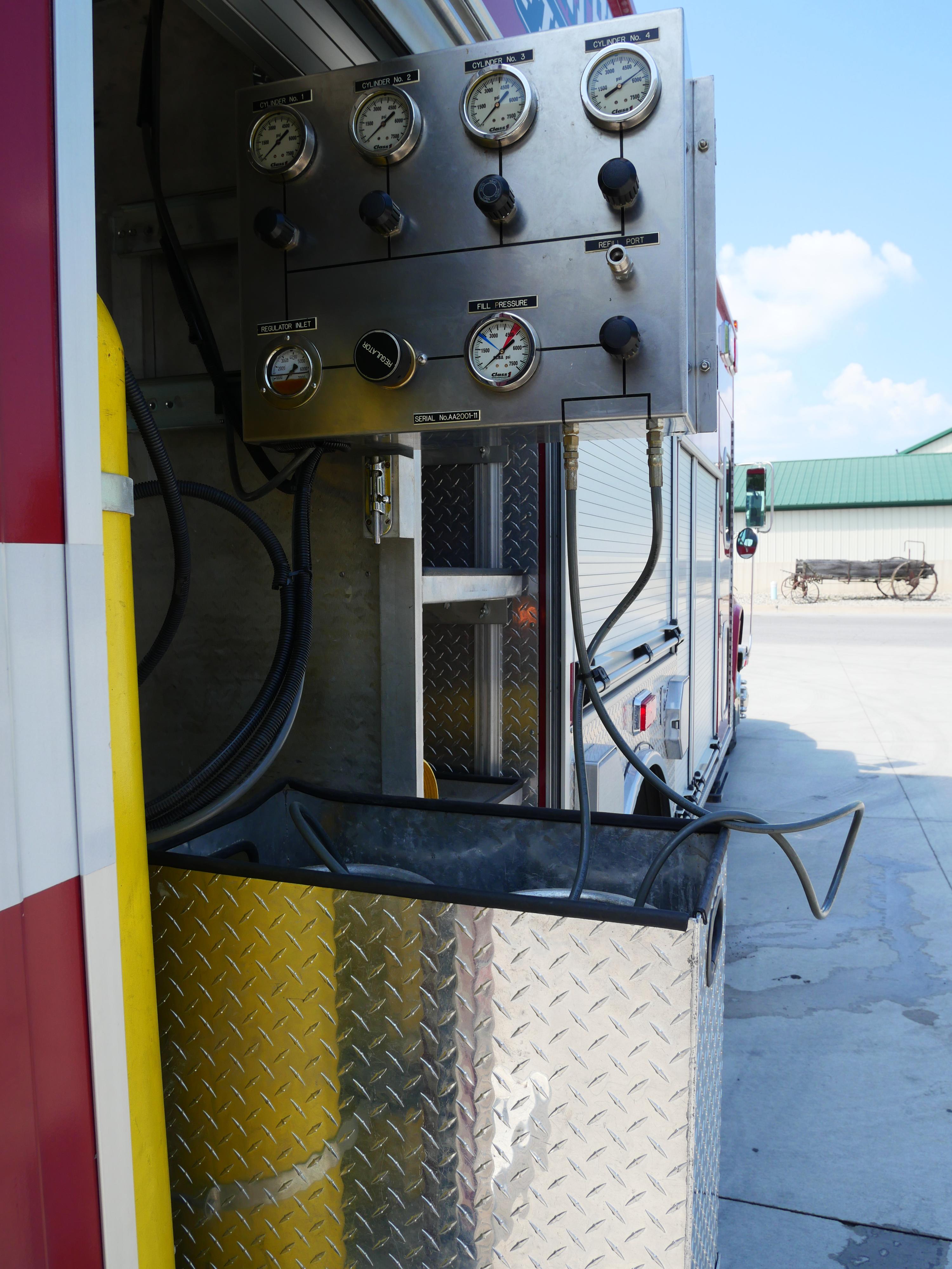 2000 International Heavy Rescue - image 37