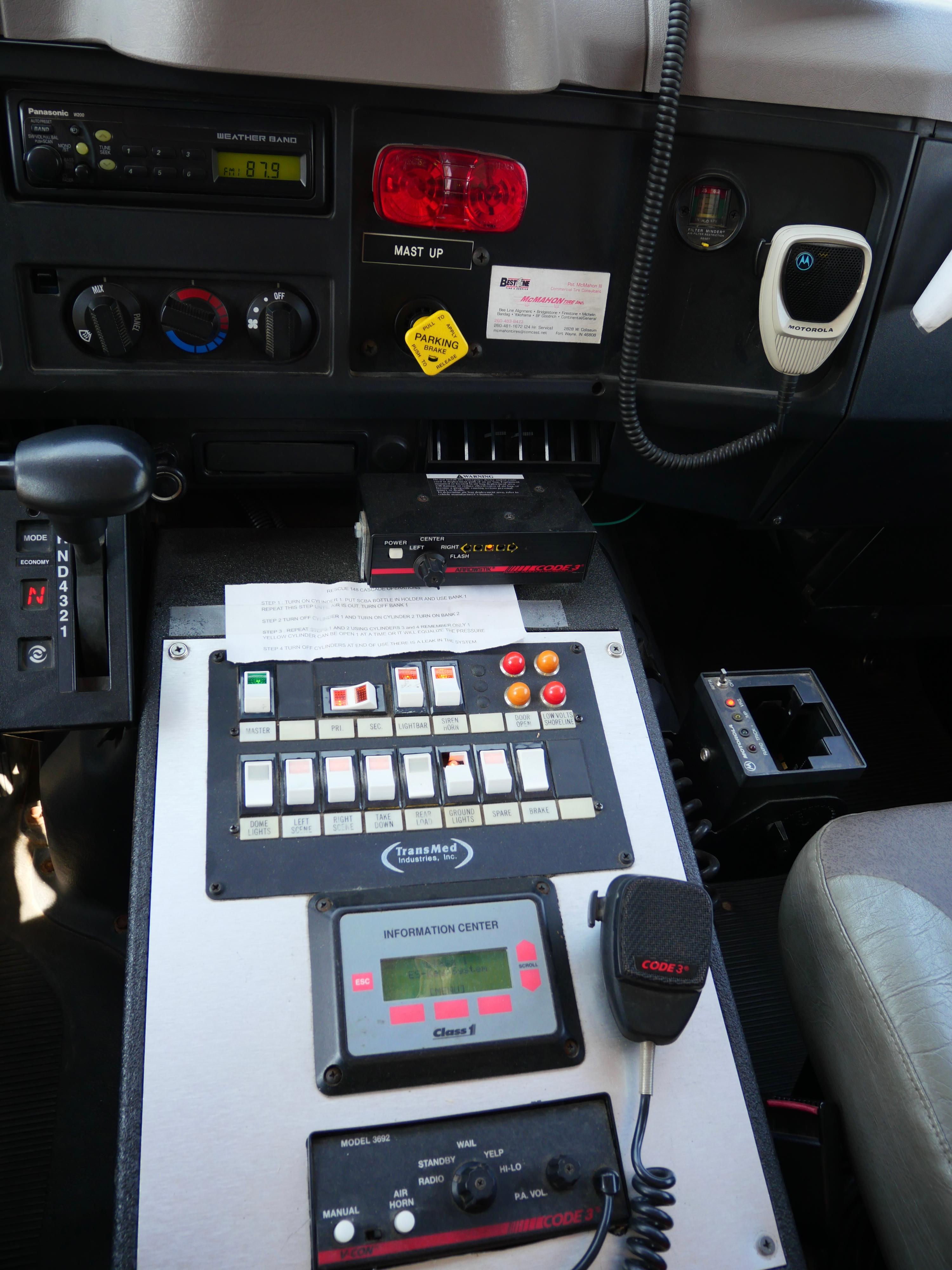 2000 International Heavy Rescue - image 21