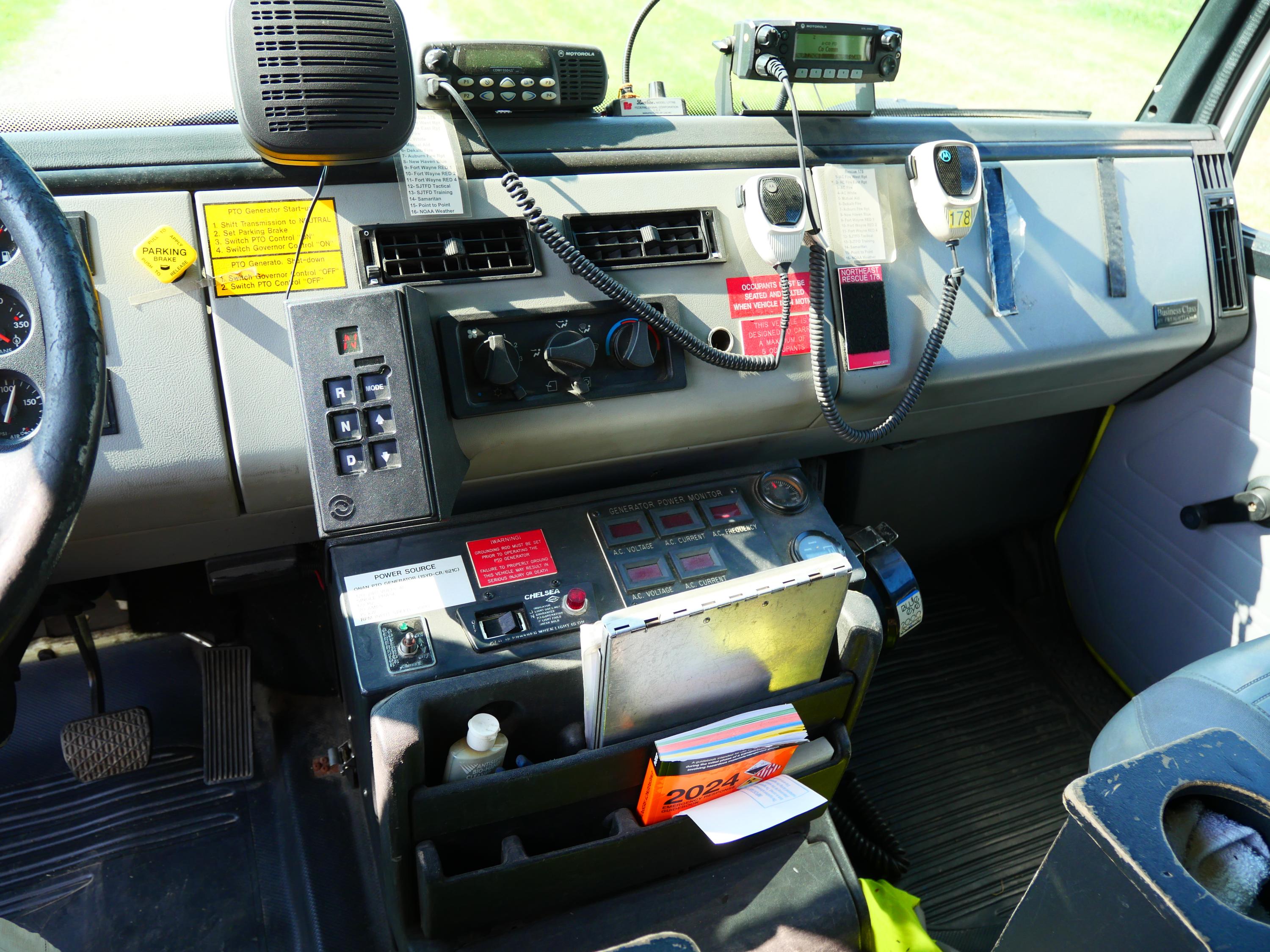 1998 Freightliner Heavy Rescue - image 12