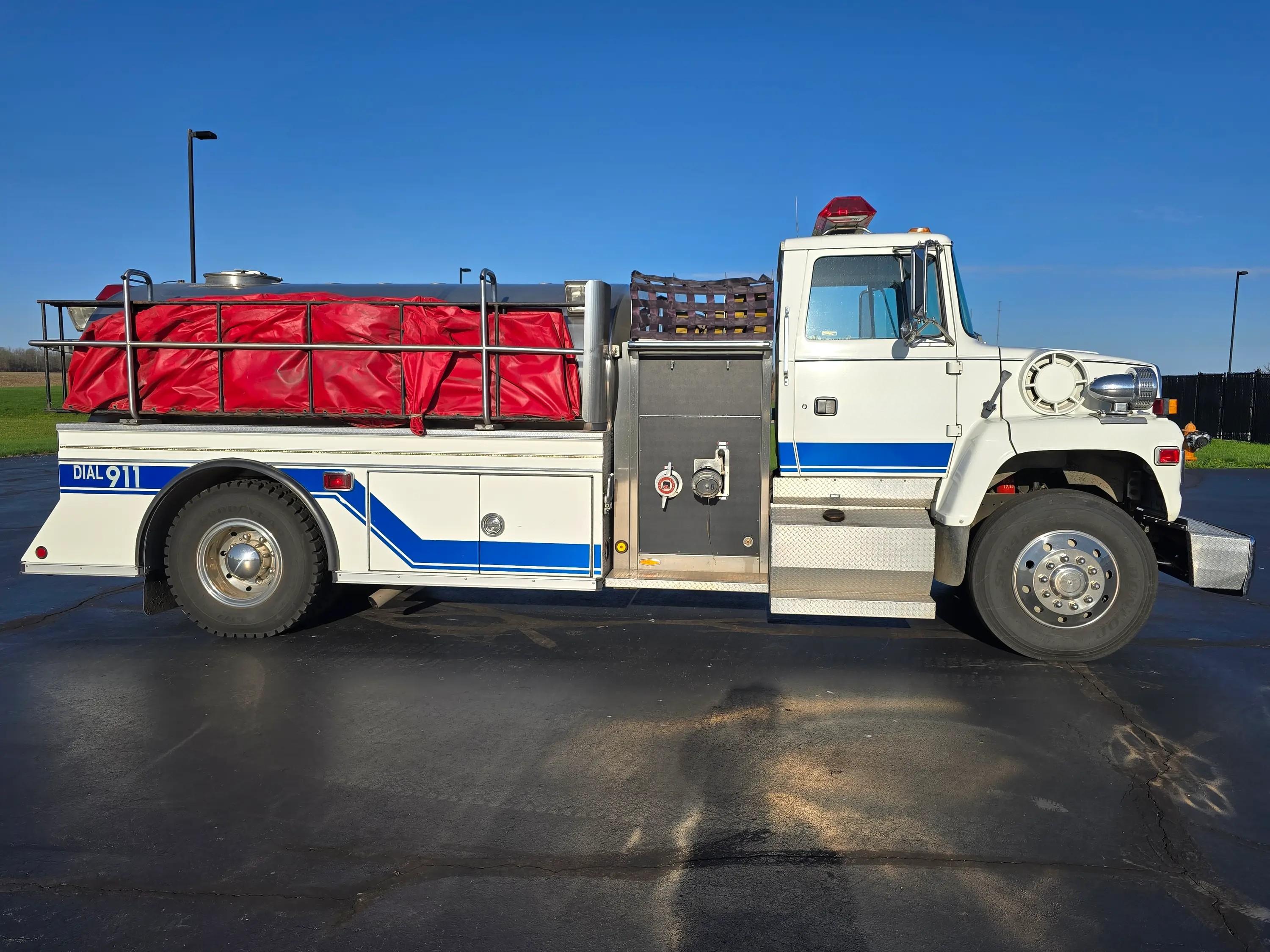 1993 Ford L8000 Pumper Tanker - image 16