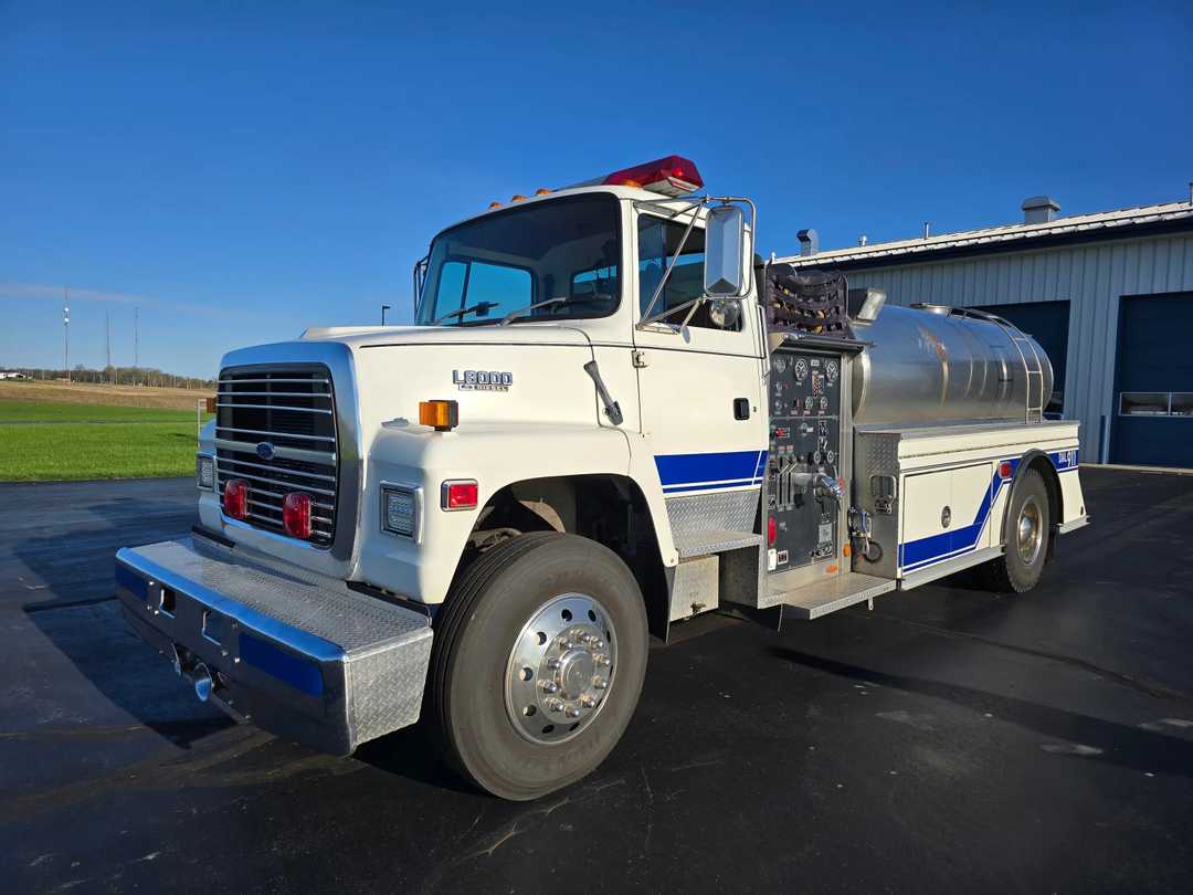 1993 Ford L8000 Pumper Tanker