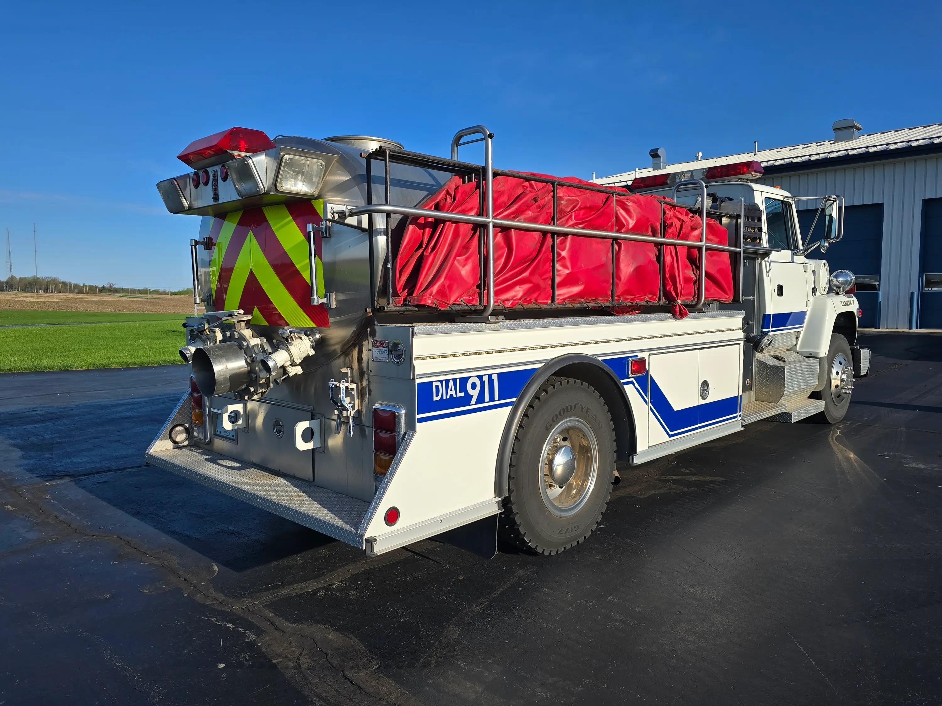 1993 Ford L8000 Pumper Tanker - image 18