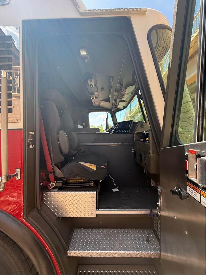 2014 Ferrara Igniter Pumper - image 9