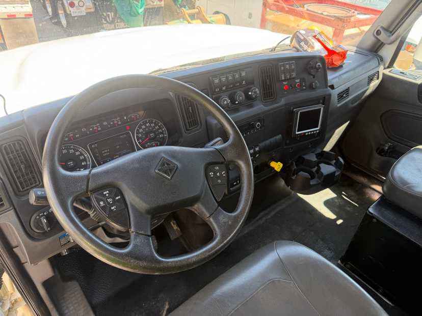 2023 International TRUVAC Hydrovac — photo 2