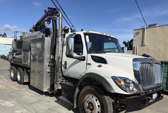 2023 International TRUVAC Hydrovac - image 3