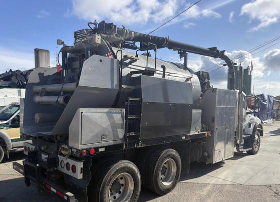 2023 International TRUVAC Hydrovac - image 4