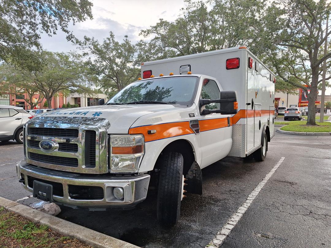 F350 ford XLT only 12k miles, 1 own Federal Government.
