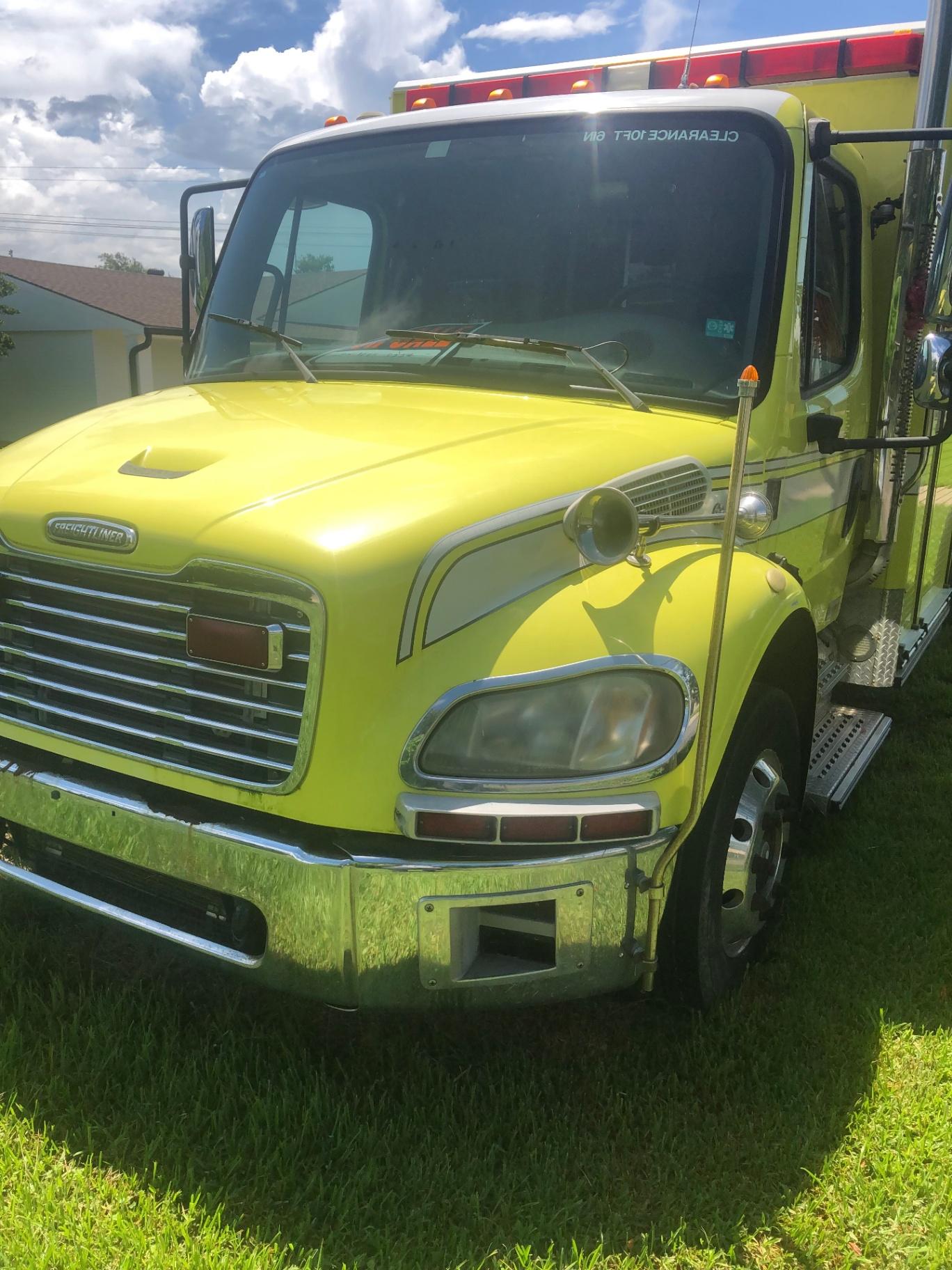 2005 Freightliner Heavy Rescue - image 1