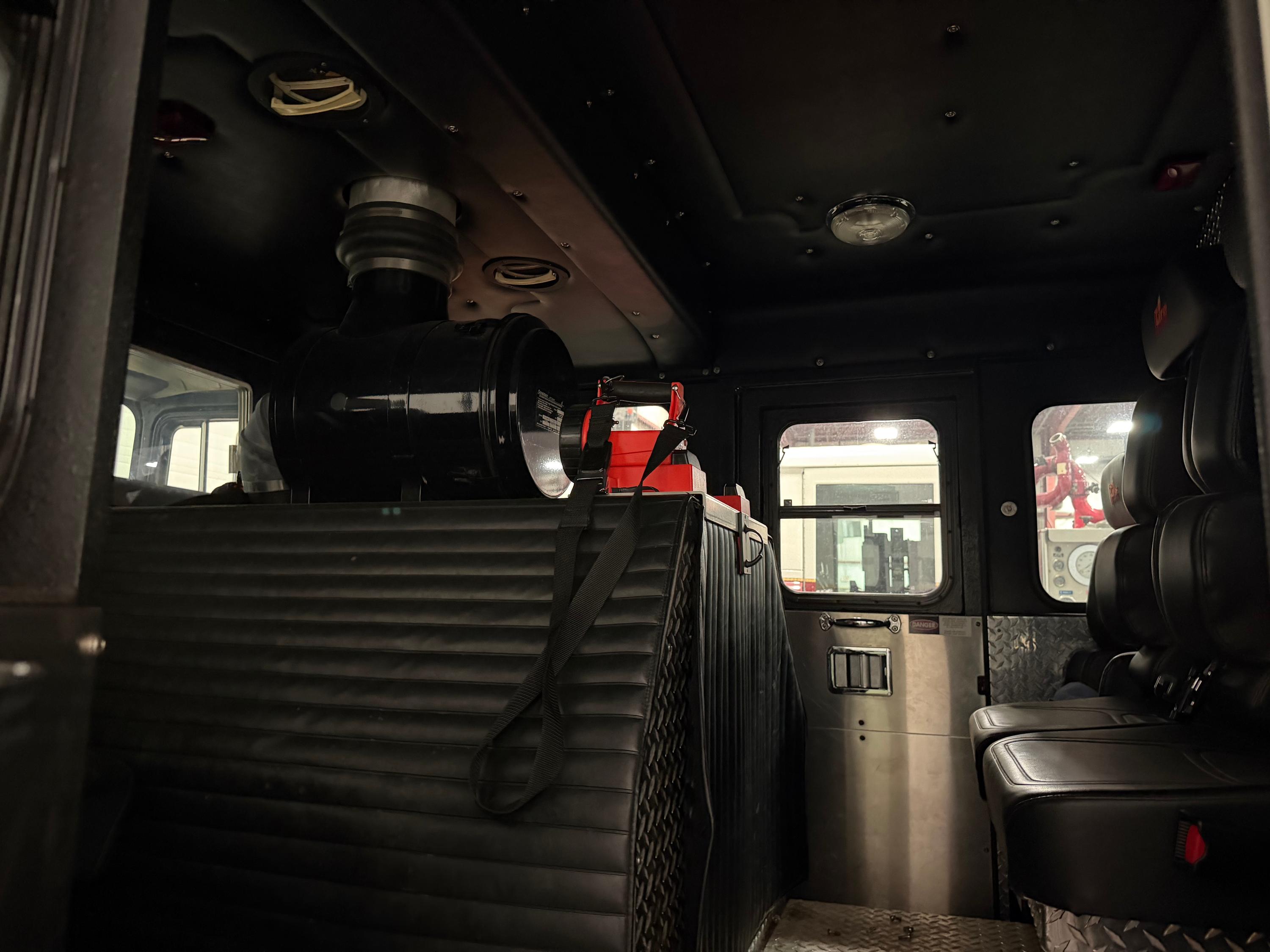 1974 RD Murray Mack Heavy Rescue - image 7