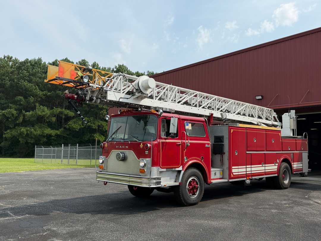 1983 Mack CF686 110' Aerial