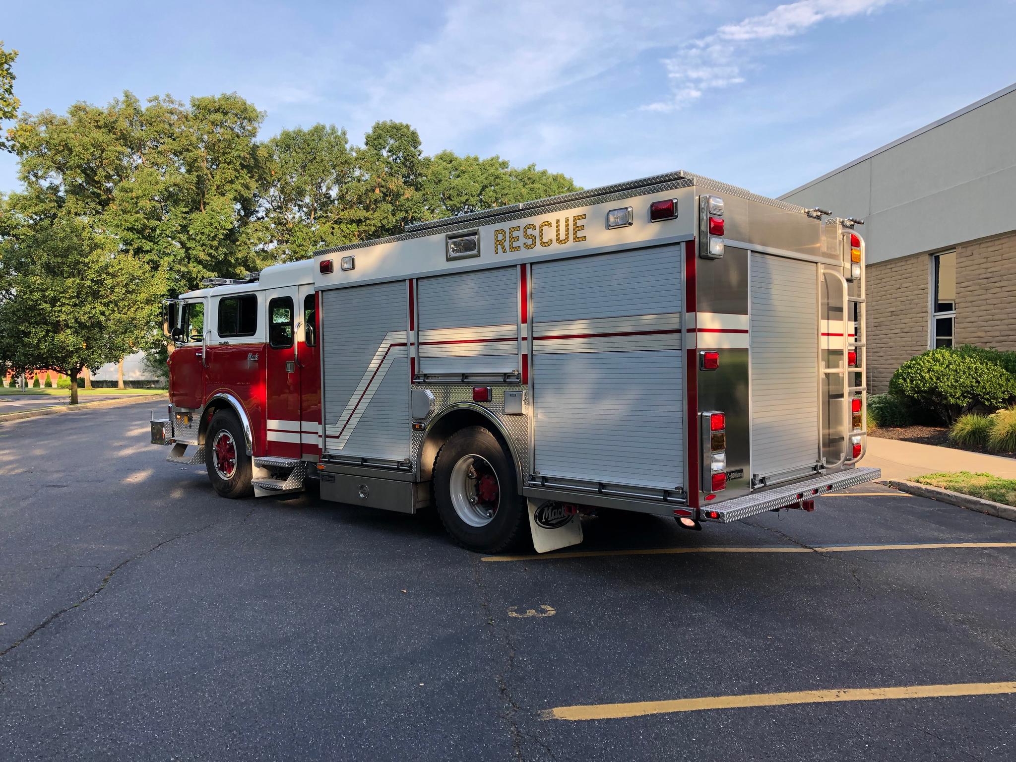 1974 RD Murray Mack Heavy Rescue - image 5