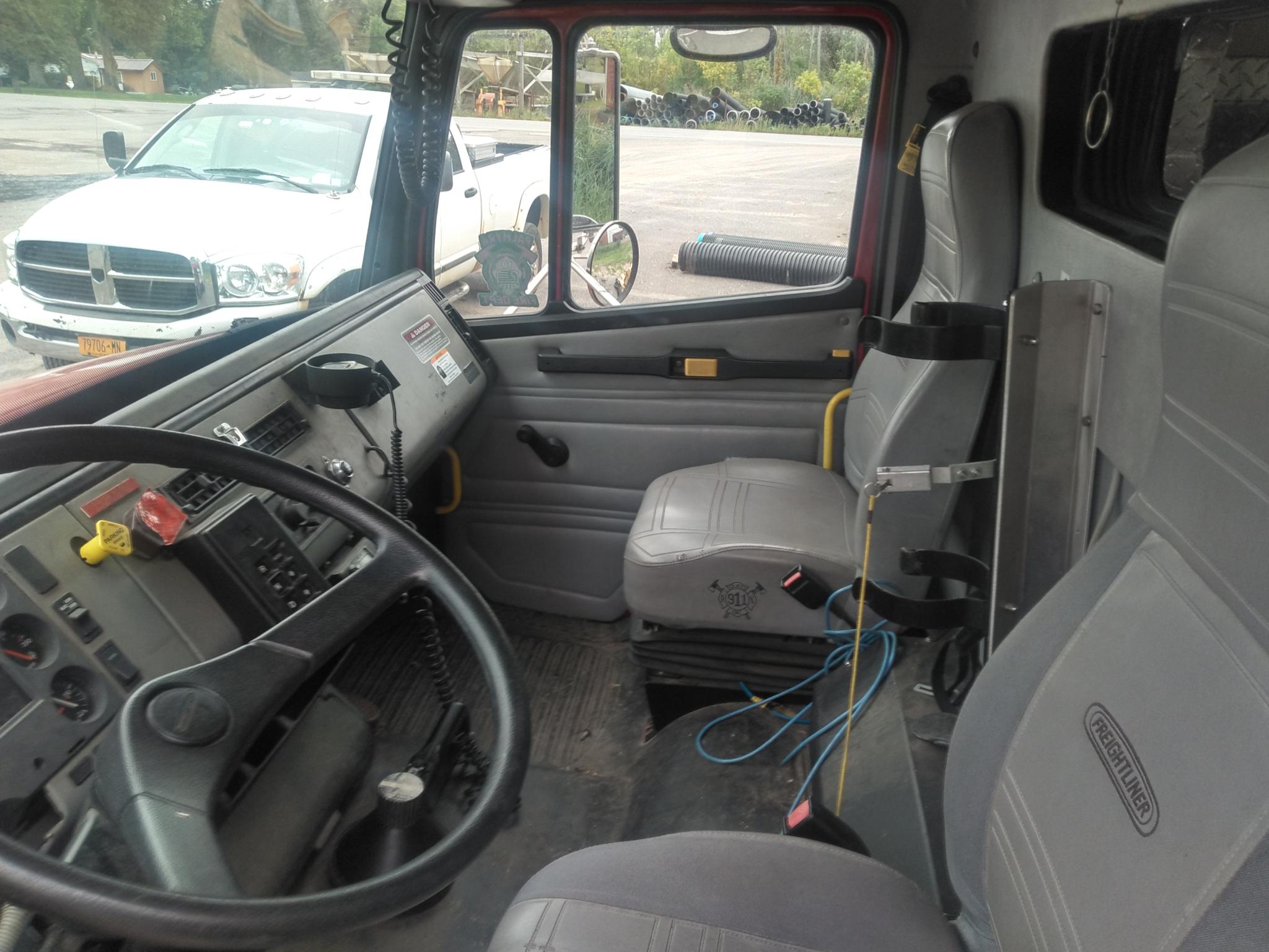 1999 Freightliner Fl80 Walk-In Rescue Type III - image 3