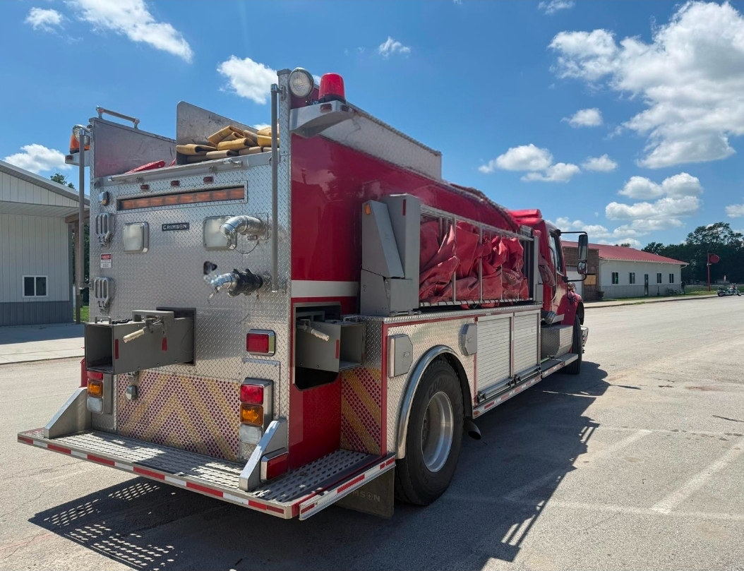 2007 Crimson Freightliner Pumper Tanker - image 3