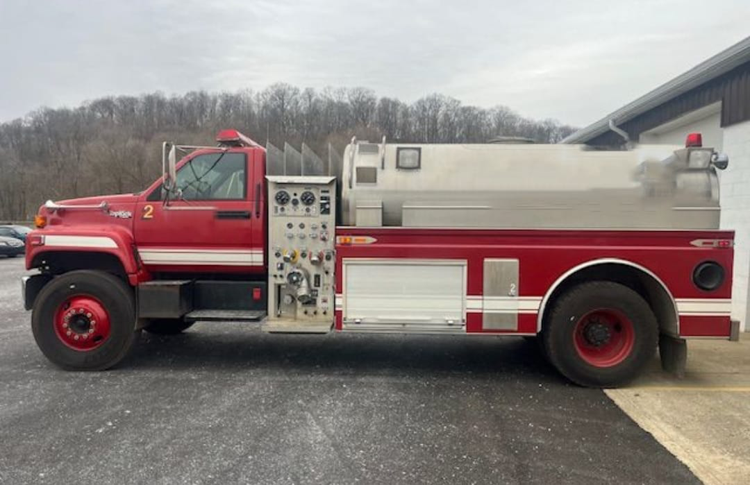 1996 GMC C7 Topkick 2000 Gallon Tanker 