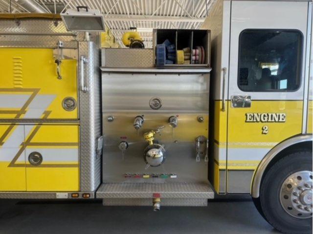 #1 and #2 1997 Rosenbauer Spartan Pumper - image 4