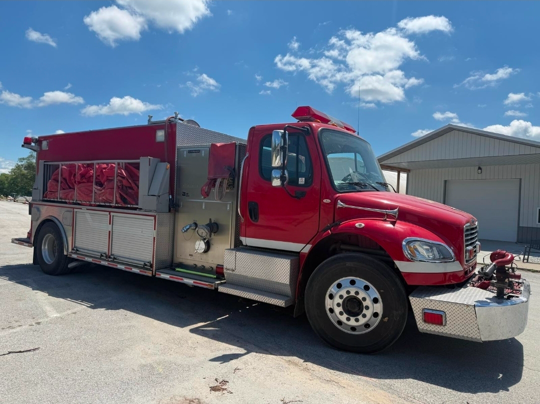 2007 Crimson Freightliner Pumper Tanker - image 2