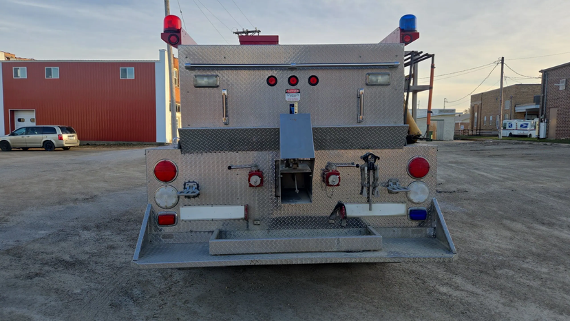 1999 International 4900 Tanker — photo 4