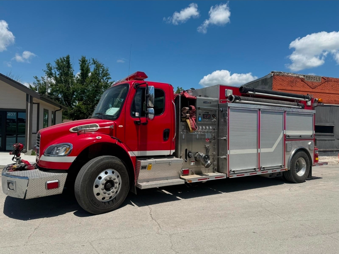 2007 Crimson Freightliner Pumper Tanker - image 1