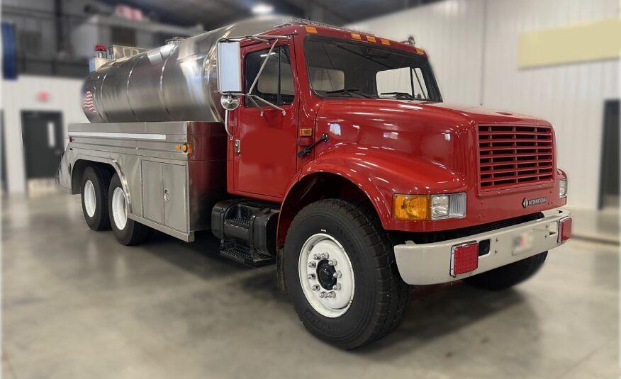 1994 International Tanker - image 1