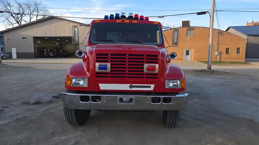 1999 International 4900 Tanker — photo 3