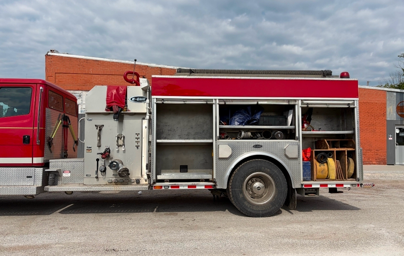 2000 E-One Freightliner Pumper — photo 3