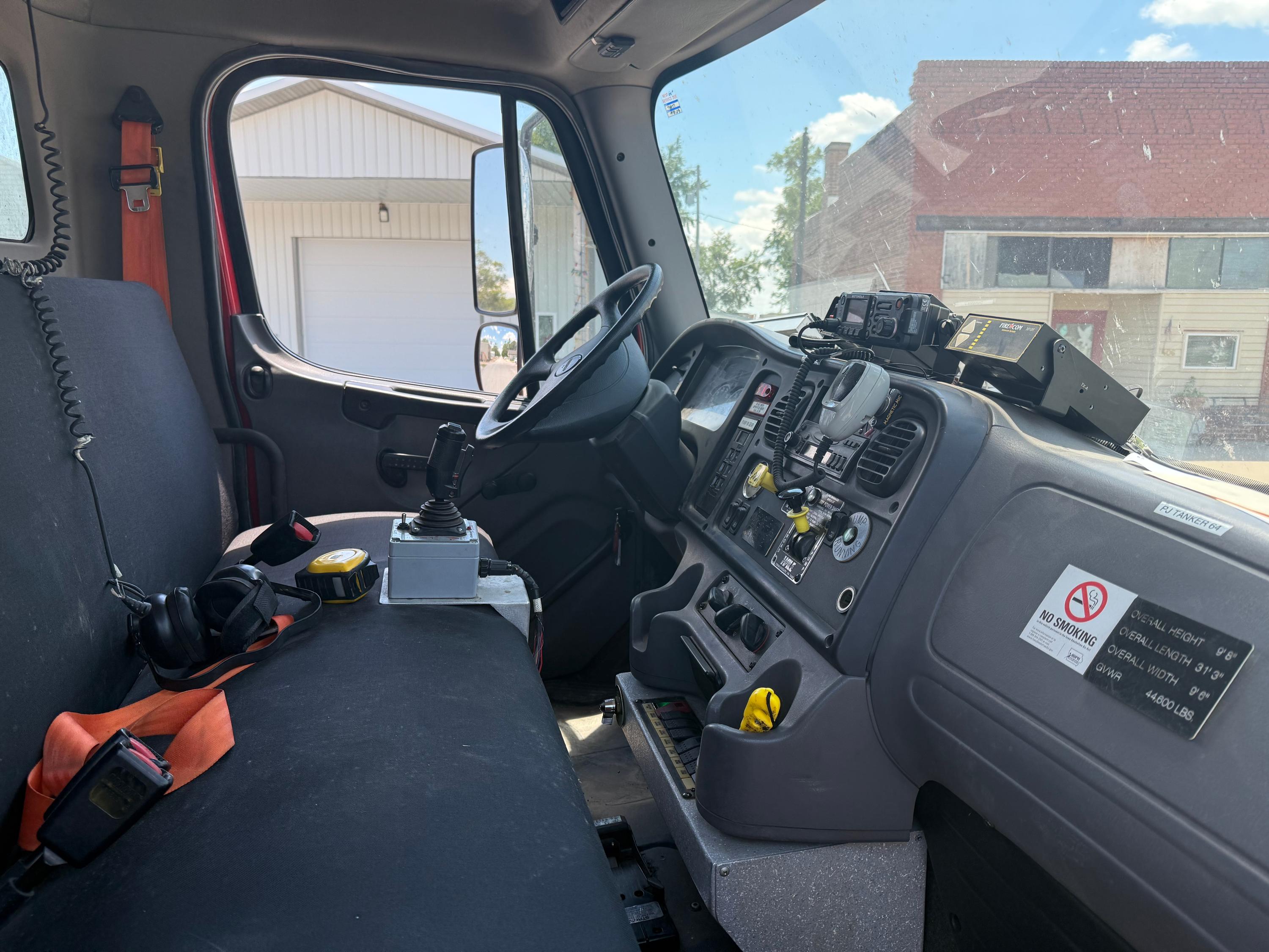 2007 Crimson Freightliner Pumper Tanker - image 15