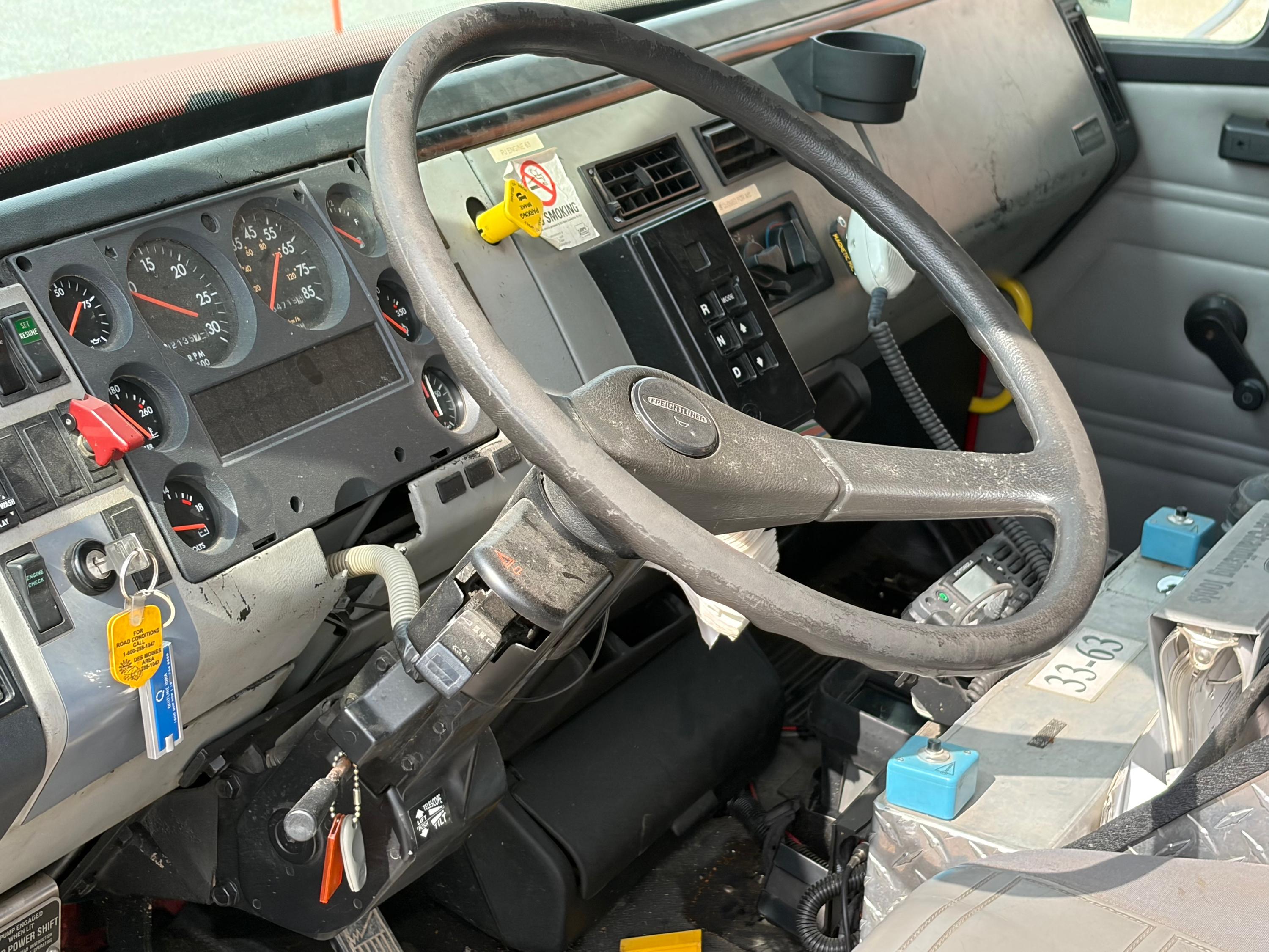 2000 E-One Freightliner Pumper - image 8