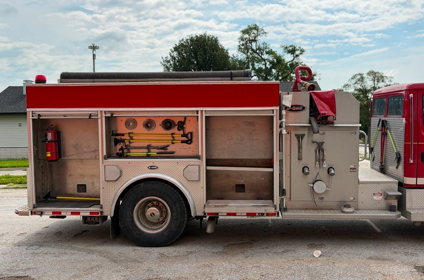 2000 E-One Freightliner Pumper — photo 4