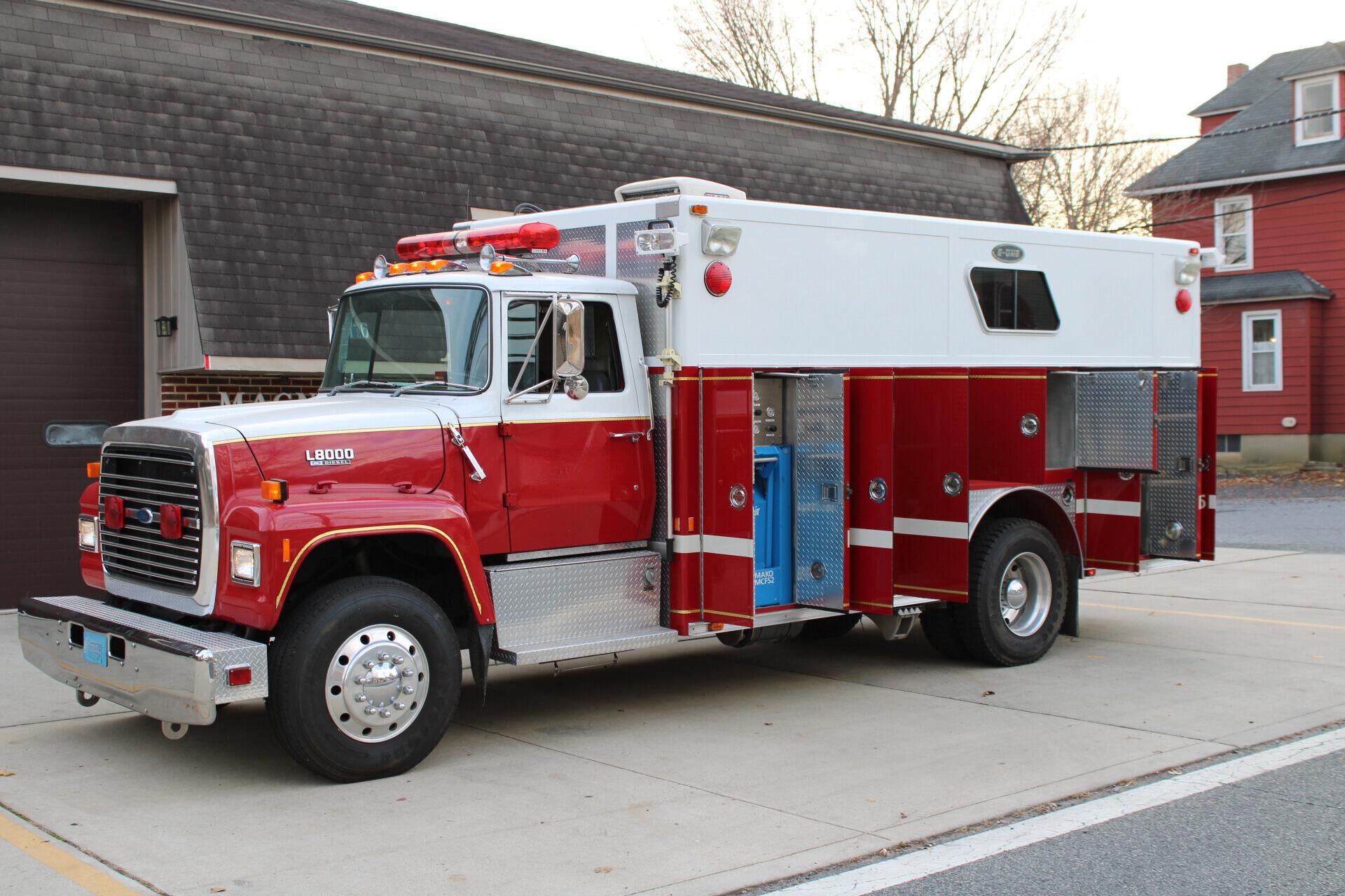 1990 Ford L-8000 / E-One - image 1