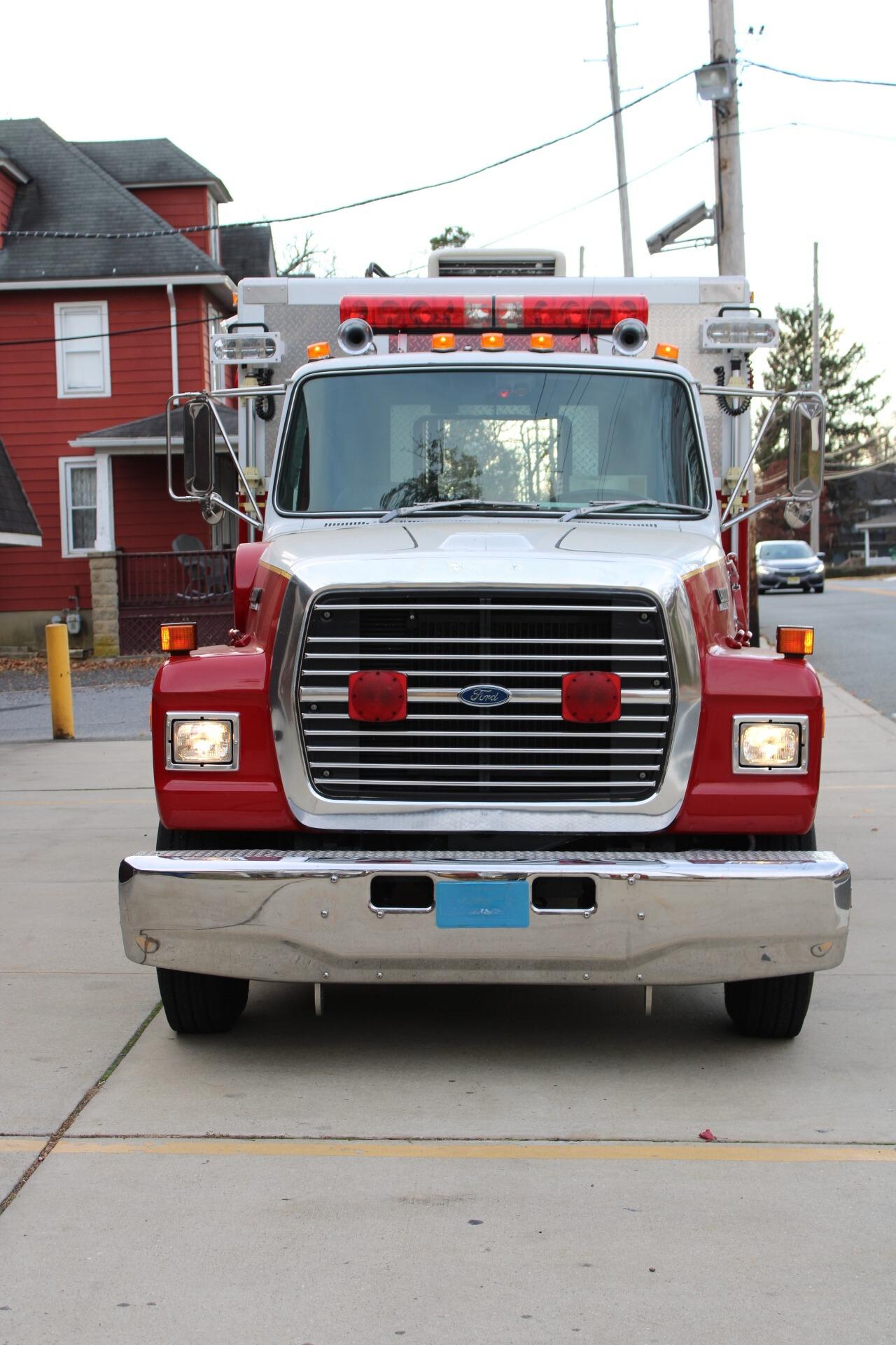 1990 Ford L-8000 / E-One - image 2