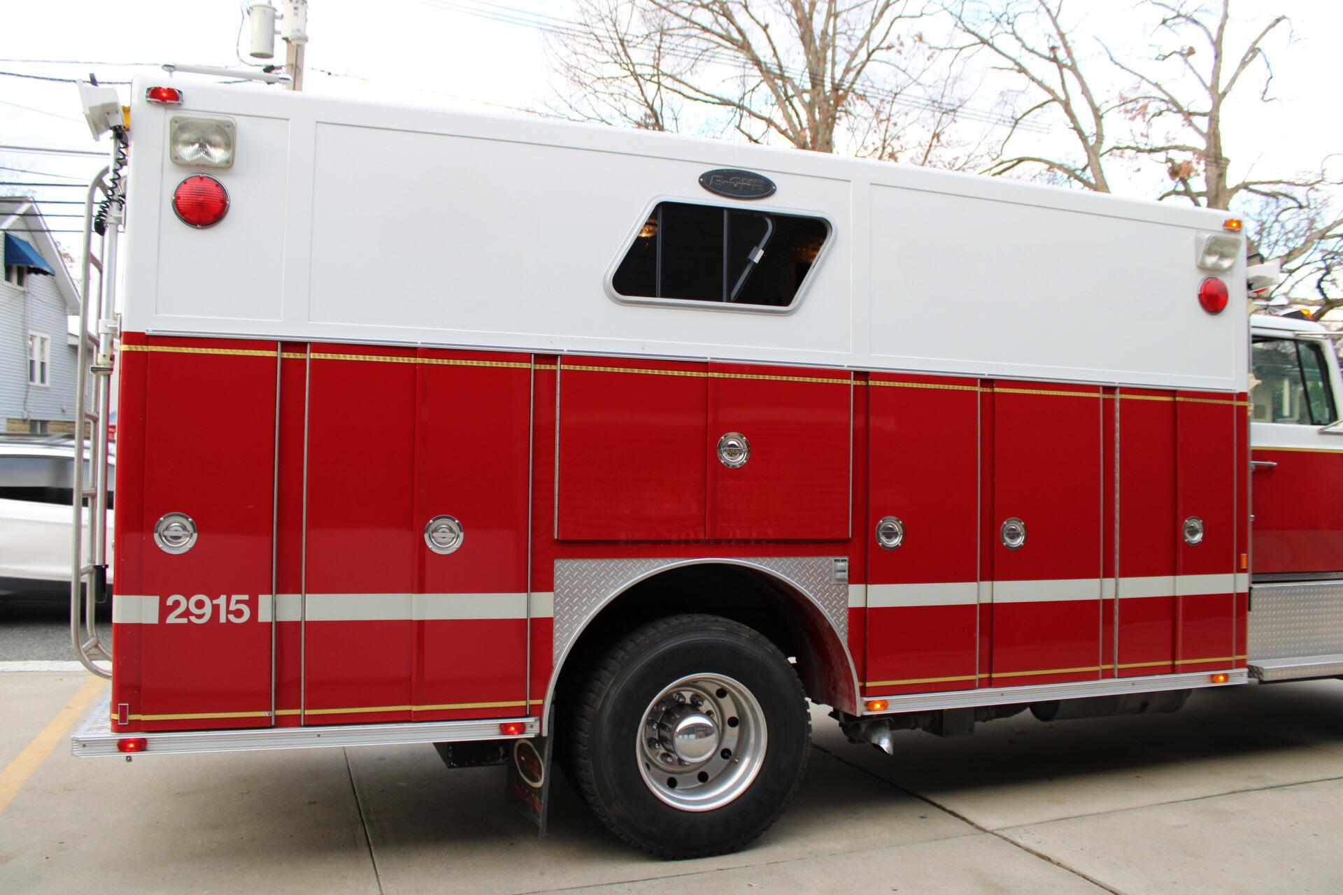1990 Ford L-8000 / E-One - image 5