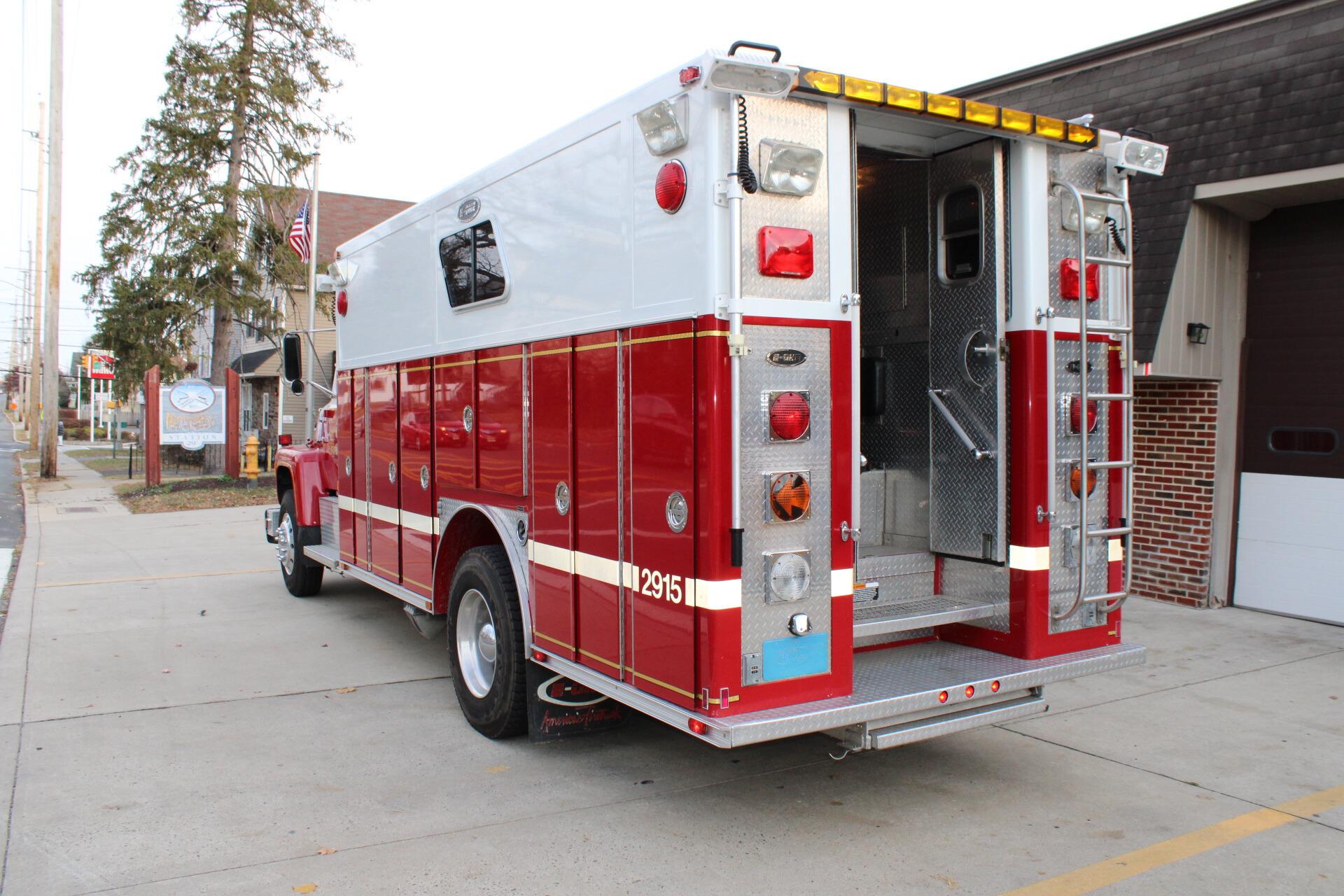 1990 Ford L-8000 / E-One - image 11