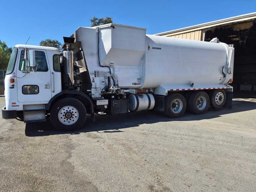 2012 Autocar Amrep Automated Side Loader