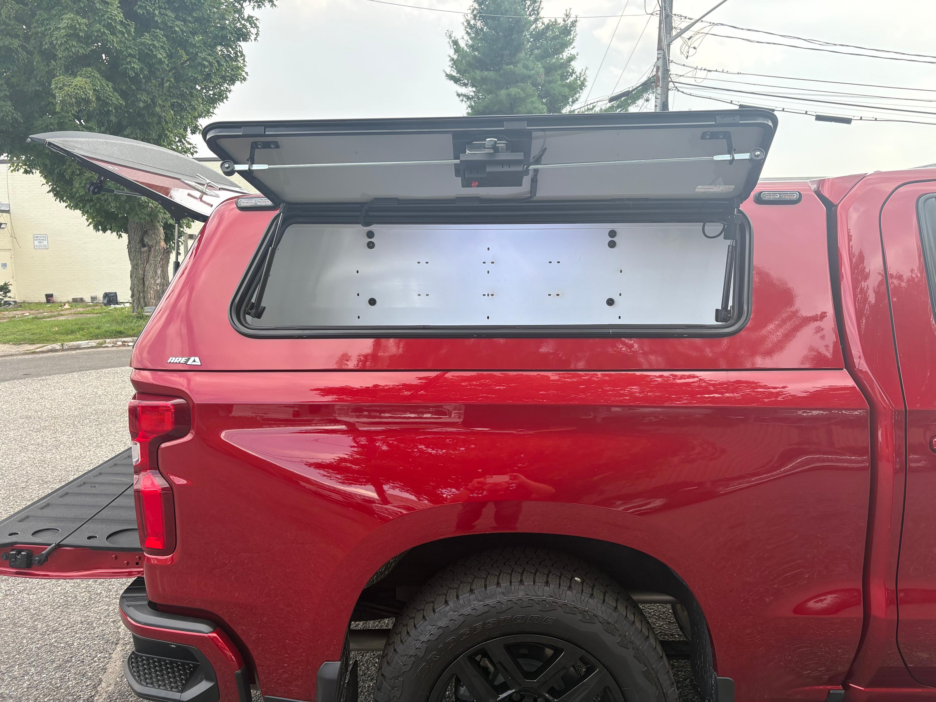 2026 Chevrolet Silverado 1500 RST 4x4 Command Unit - image 9