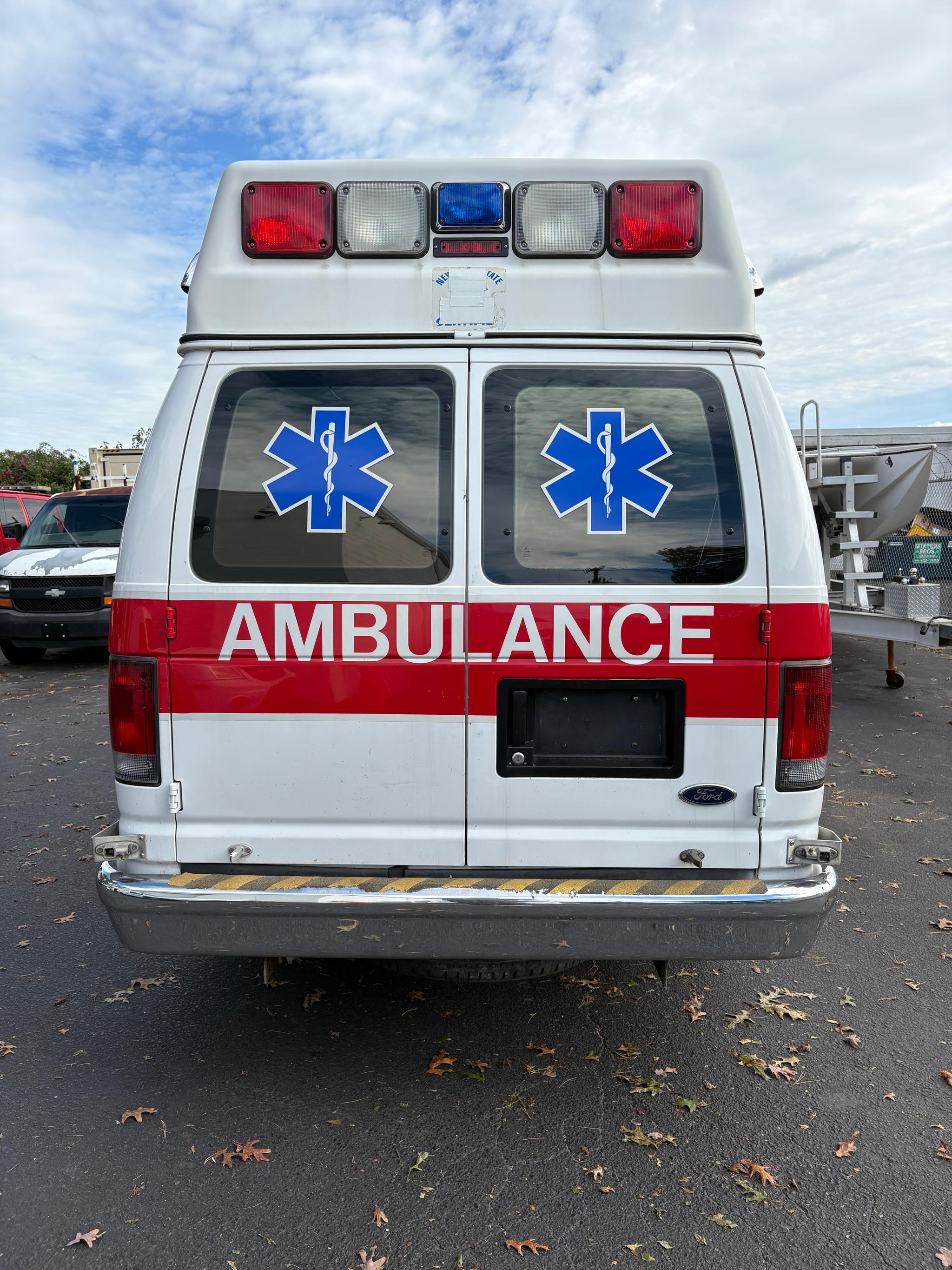 2006 AEV Ford Type III Ambulance - image 5