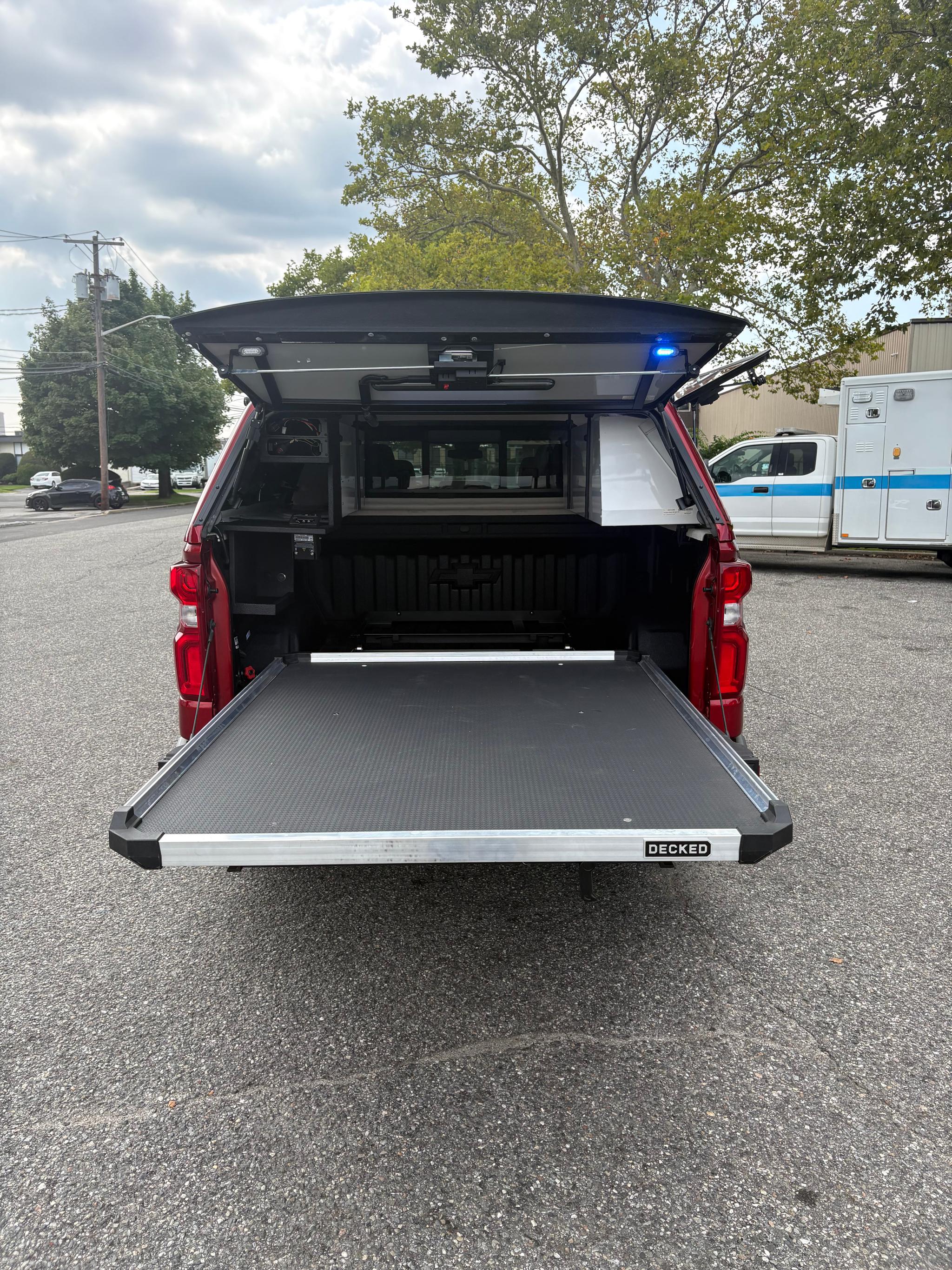 2026 Chevrolet Silverado 1500 RST 4x4 Command Unit - image 5