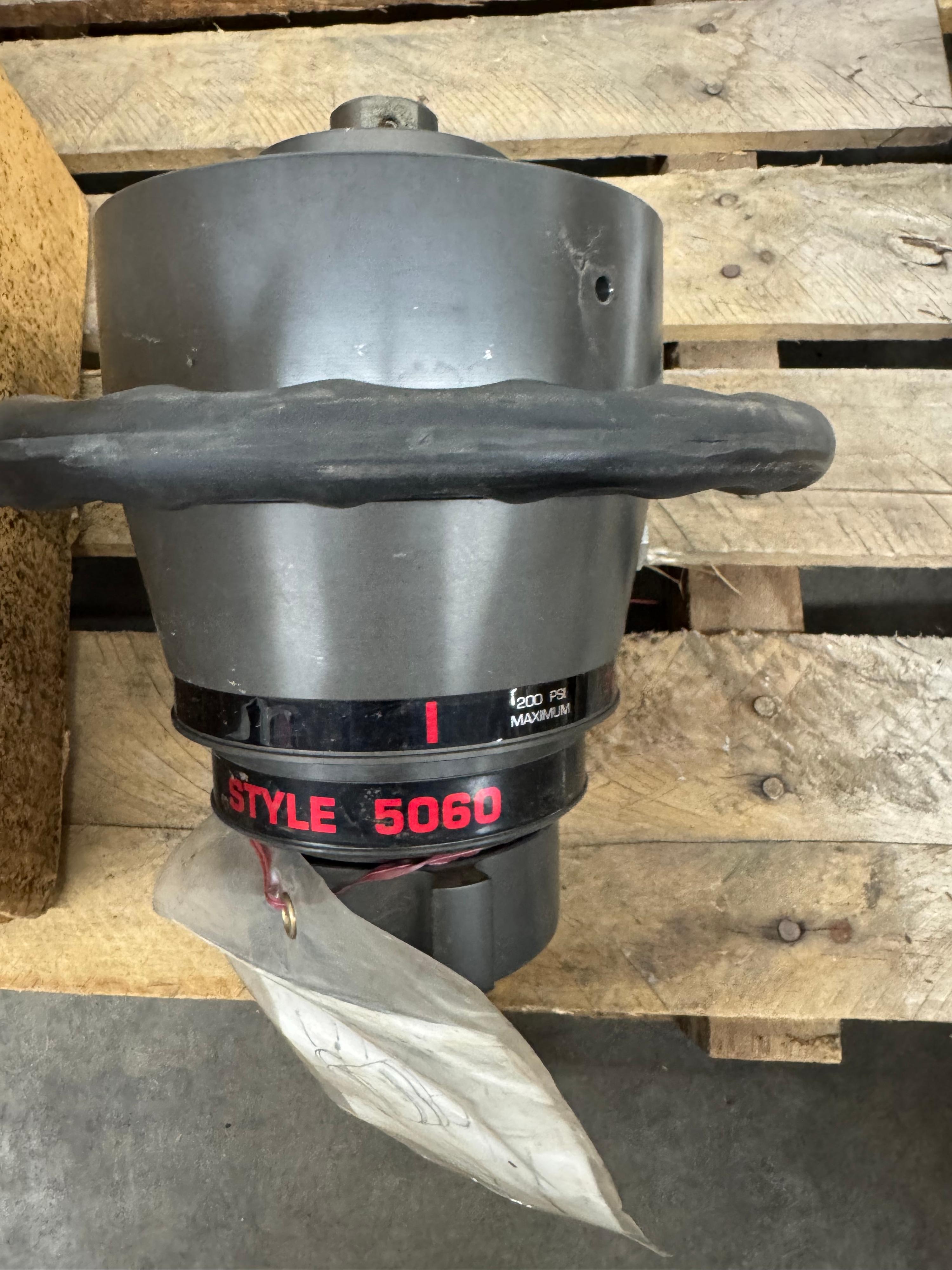 Akron Style 5060 mast stream nozzle. New - image 3